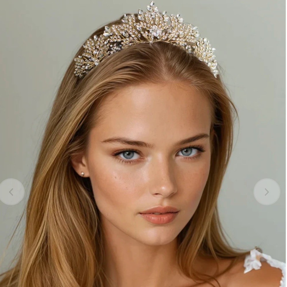 BRAND NEW- KARISS CROWN HEADBAND